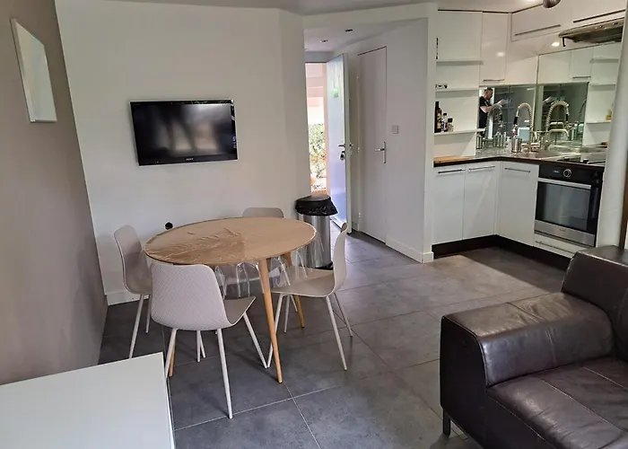 Hameau Du Puech, Rez-de-jardin Avec Parking Et Clim آجد